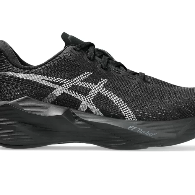 Asics // Novablast 6 / W / Black / Black